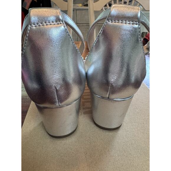 Steve Madden JCarrson Open Toe Formal Ankle Strap Silver Beads Sz 6 NIB $60 - Picture 5 of 16